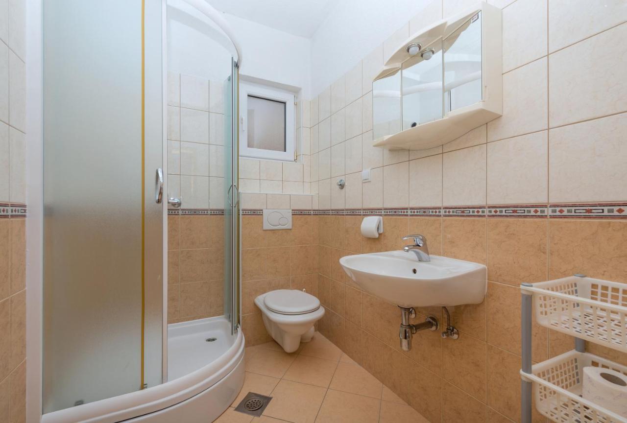 Villa Violeta With Amazing Sea View Макарска Екстериор снимка