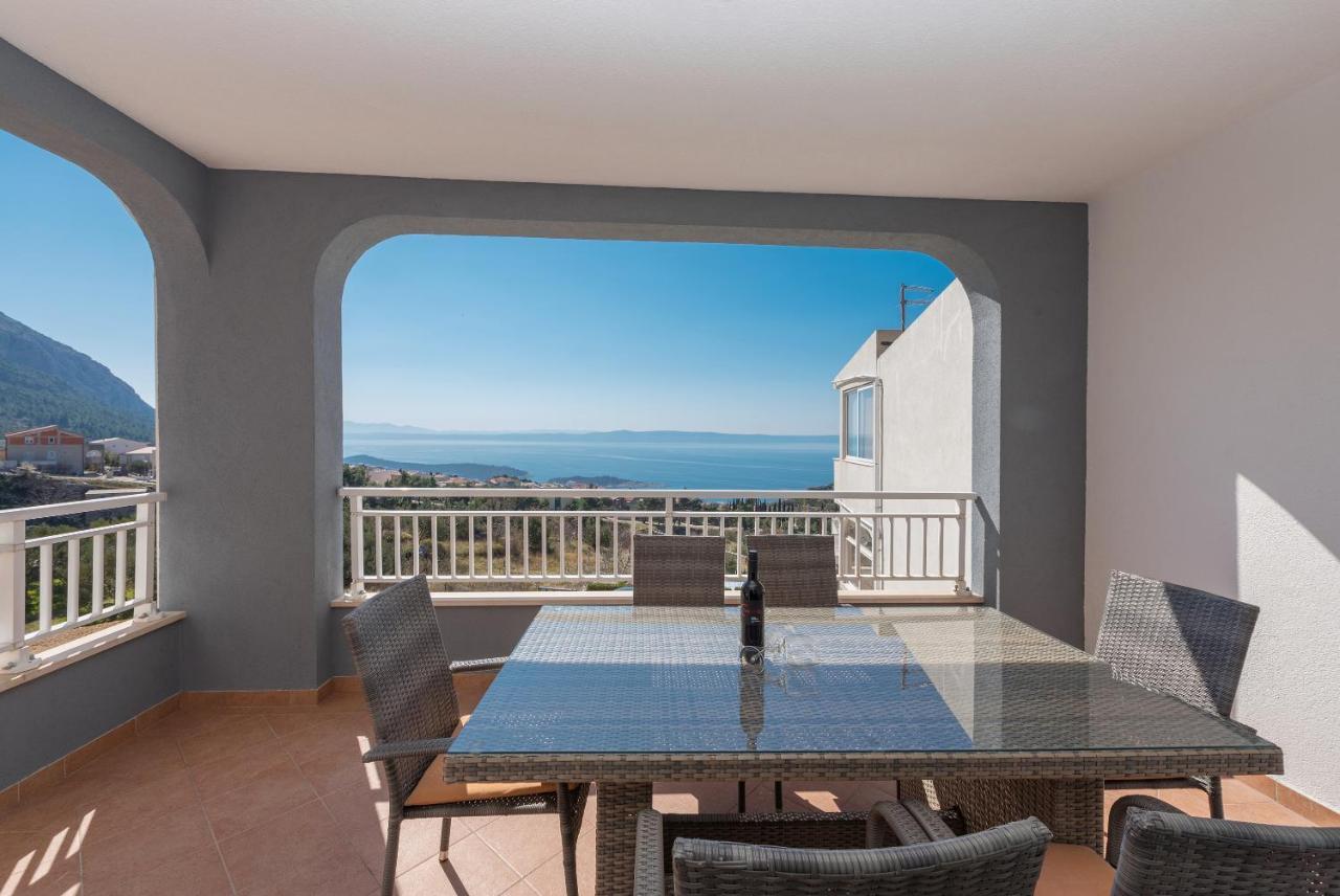 Villa Violeta With Amazing Sea View Макарска Екстериор снимка